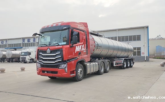 半挂鲜奶运输车