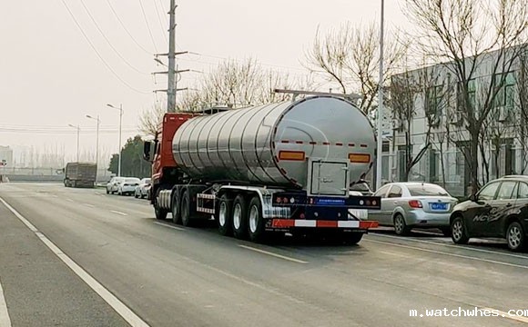 半挂奶罐车