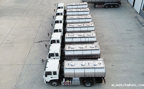 鲜奶运输车