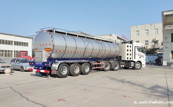 半挂鲜奶运输车