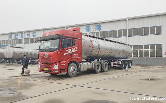 鲜奶运输半挂车