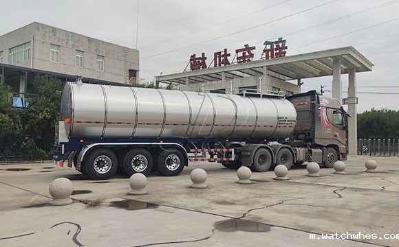 半挂奶罐车