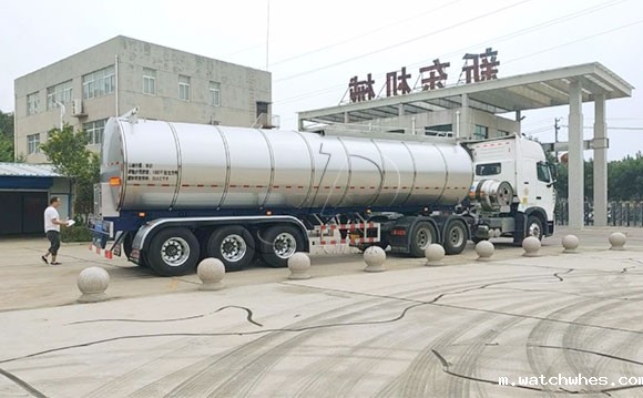 鲜奶运输半挂车