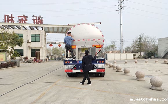 半挂鲜奶直通车