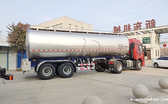 鲜奶运输车