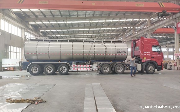 牛奶运输物流车