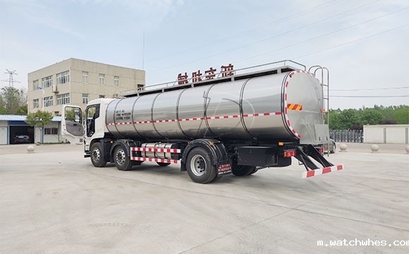 拉奶的大罐车