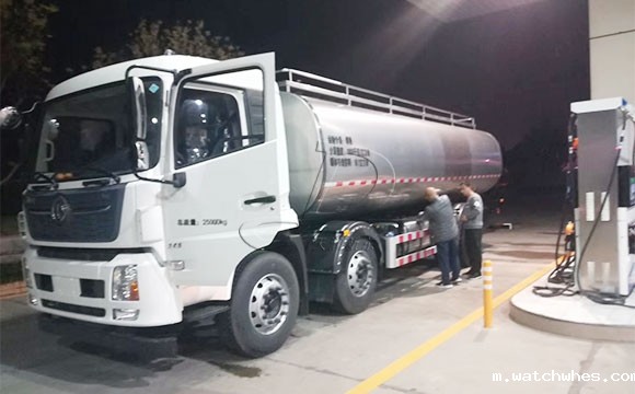 鲜奶运输罐车