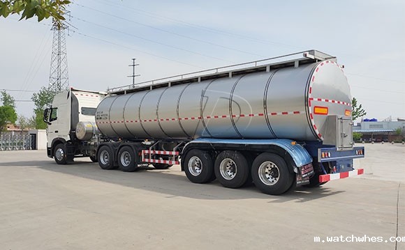 大型运输鲜奶罐车