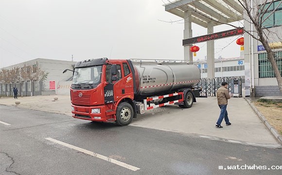 10吨鲜奶运输车