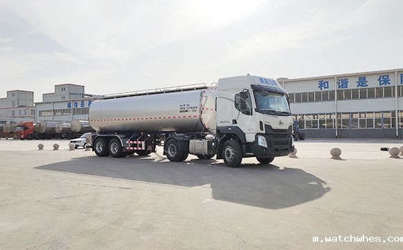 运输鲜奶罐车