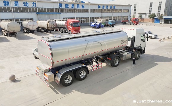 运输鲜奶罐车