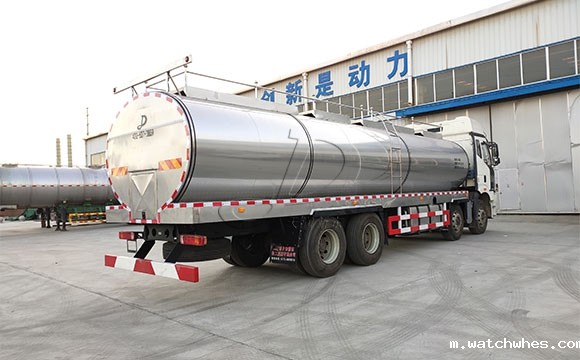 前四后八20吨运输牛奶车