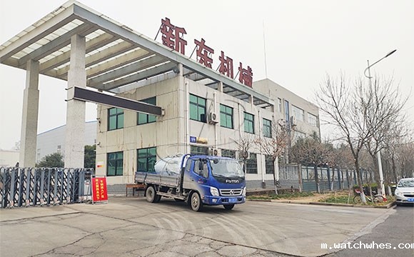 河北客户订购的1吨不锈钢牛奶冷藏保鲜罐顺利发货