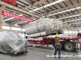 我公司两台不锈钢牛奶保温制冷罐发往宁夏银川