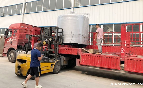 立式<a href=/ target=_blank class=infotextkey>鲜奶冷藏罐</a>