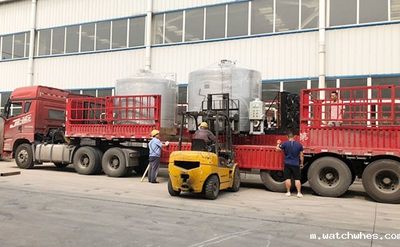 立式<a href=/ target=_blank class=infotextkey>鲜奶冷藏罐</a>